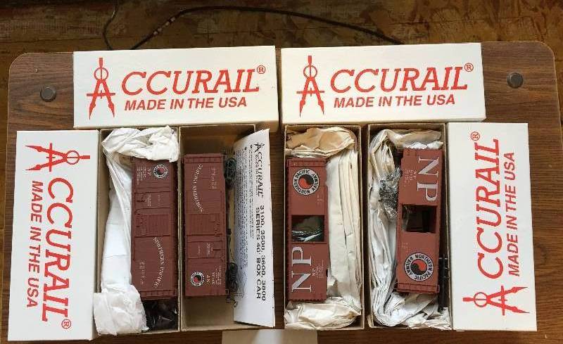 lot 2 image: Accurail Northern Pacific Box Cars