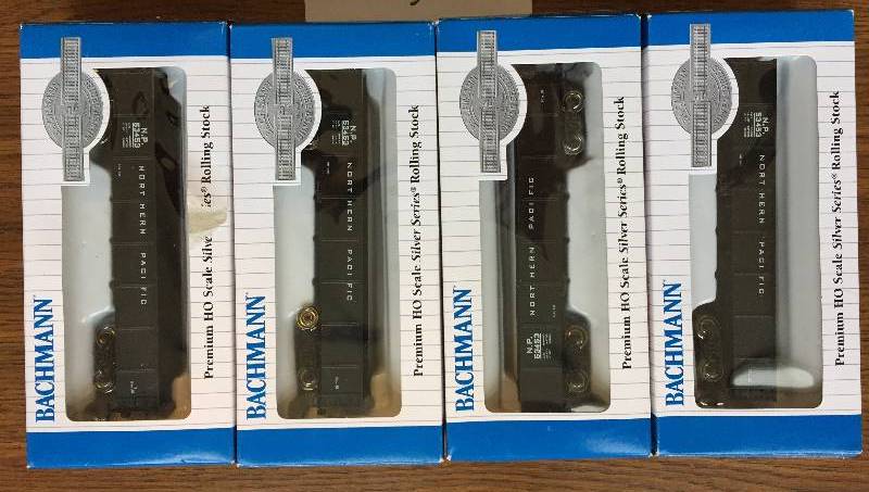 lot 6 image: Bachmann Premium Silver Series Cars
