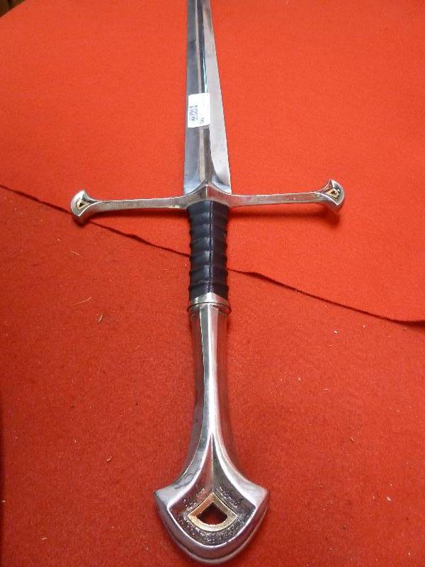 lot 395 image: 49  Lord of The Rings Aragorn Sword