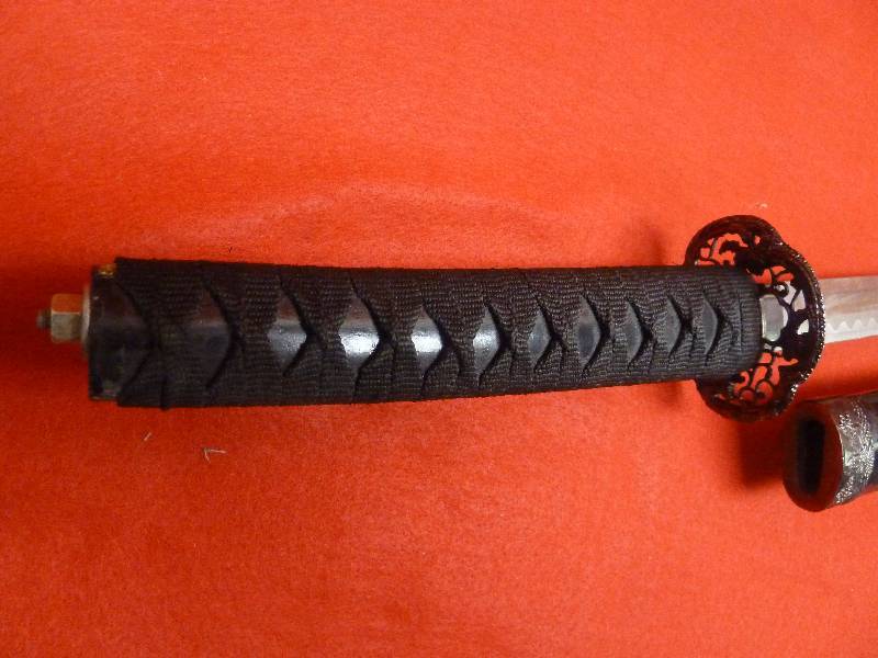 lot 401 image: 28 Wakizashi Katana