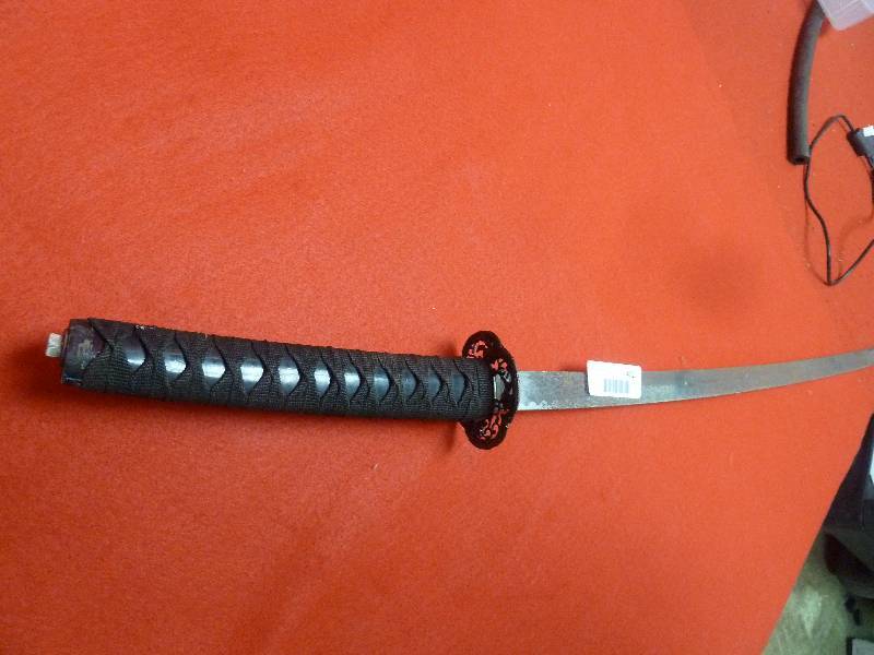 lot 402 image: 36.5 Katana