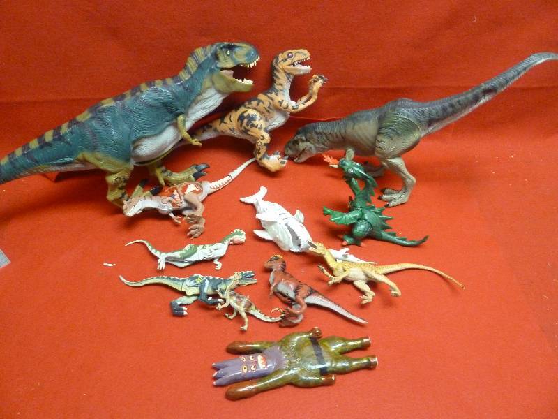 lot 420 image: Dinosaur Lot