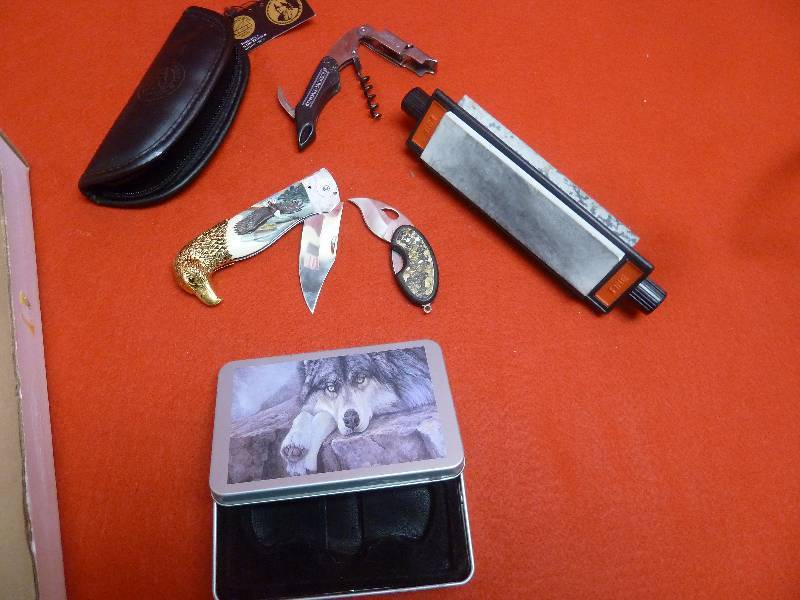 lot 422 image: Knife Lot