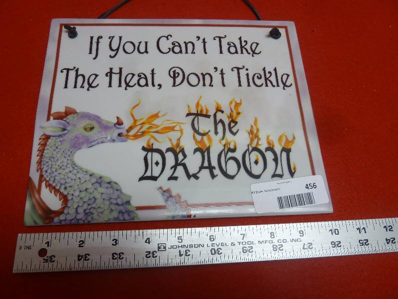 lot 456 image: Dragon Decor