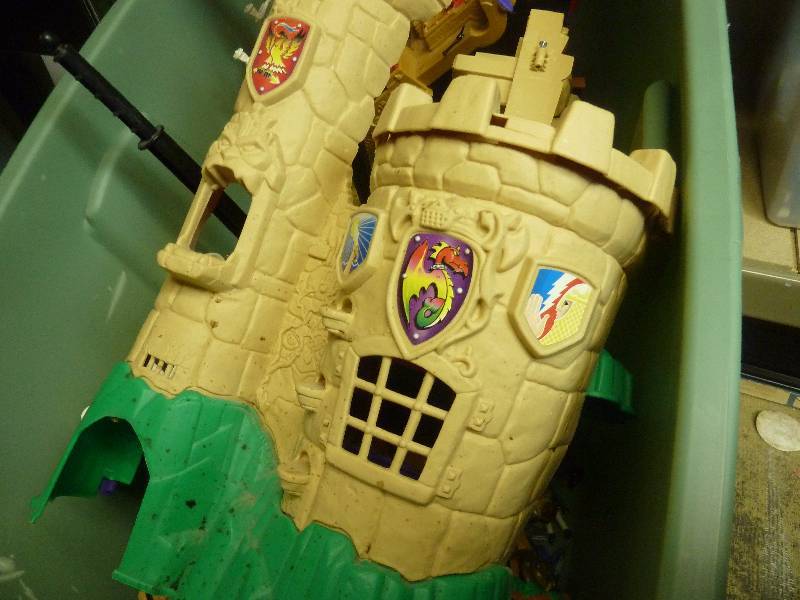 lot 452 image: Fisher Price Castle and Ships
