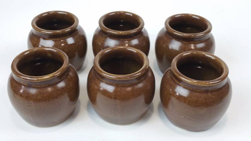 lot 87 image: USA Brown Drip Glazed Bean Pots