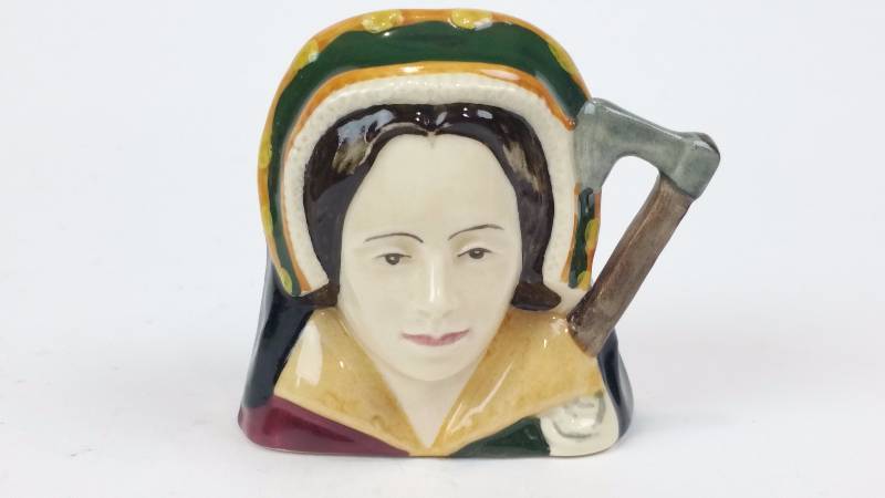 lot 115 image: Royal Doulton Catherine Howard D 6693