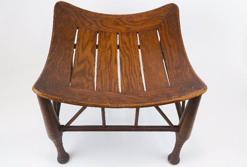 lot 1 image: Antique Thebes Stool