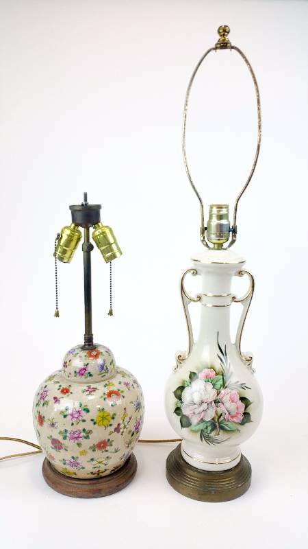 lot 13 image: (2) Porcelain Lamps on Wooden Bases