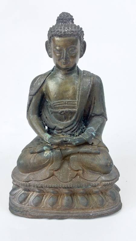 lot 21 image: Antique Bronze Buddha Statue