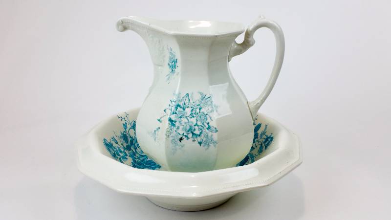 lot 29 image: Antique W. S. George Water Pitcher & Basin