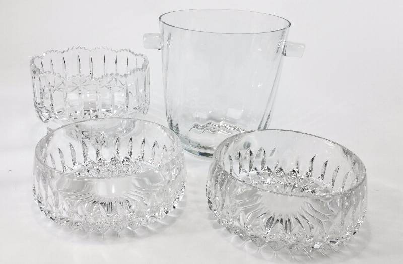 lot 37 image: Three Crystal Serving Dishes  Glass Ice Bucket