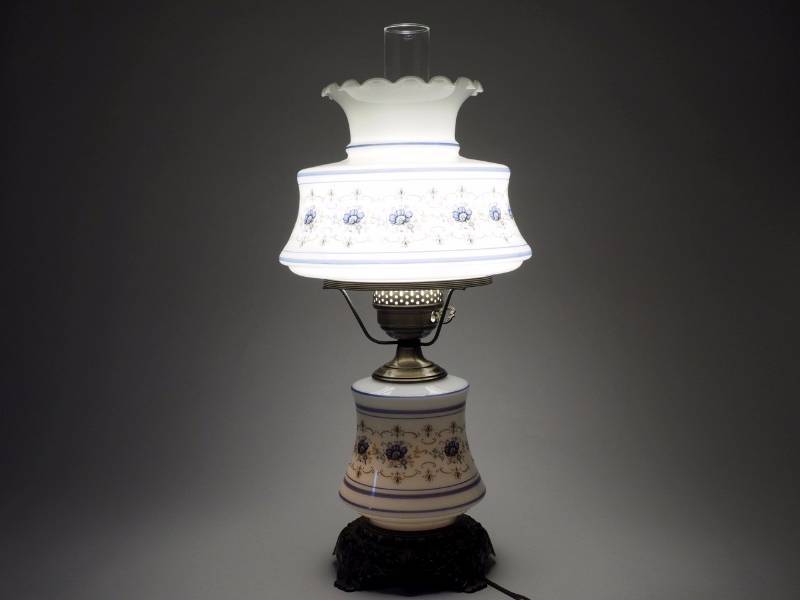 lot 6C image: Quoizel Abigail Adams 3-Way Lamp with Blue Floral Decor