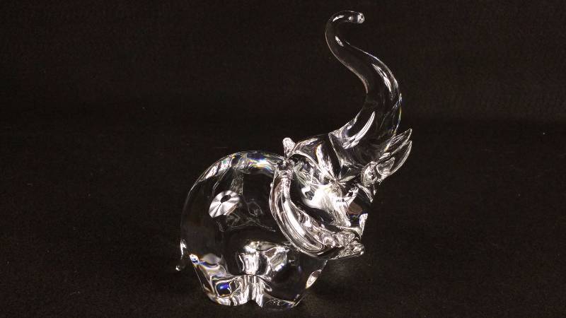 lot 30A image: Stueben Trumpeting Elephant Crystal Figurine - Signed