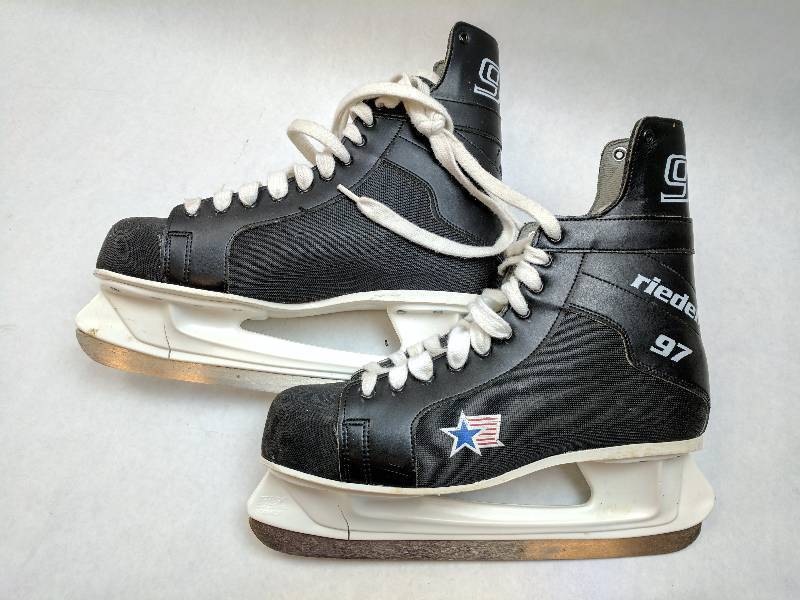 lot 28 image: Riedell 97 Hockey Ice Skates - Size 12 DAMAGED