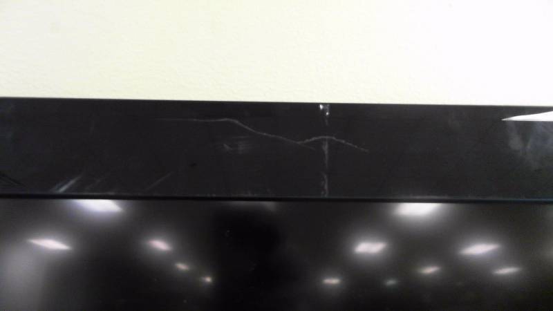lot 408 image: Samsung LN46A530 46in 1080p LCD HDTV CrackedBroken Frame, No Power Cable, No Remote, Cracked Screen