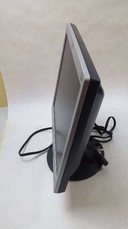 lot 413 image: HP L1706 17in LCD Monitor 1280 x 1024 GREAT WORKING CONDITION