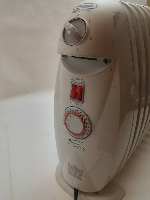 lot 439 image: Delonghi Solaris Safeheat Space Heater GOOD WORKING CONDITION