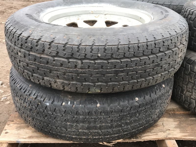 lot 10 image: Lot Of Tires (4) 5-Lug ST2057515...