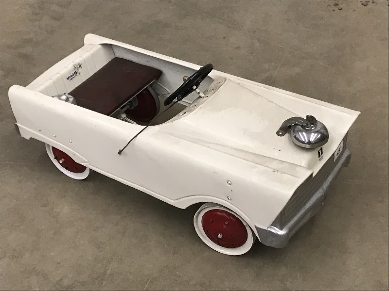 lot 45 image: Vintage Steel Peddle Car, Missing (...
