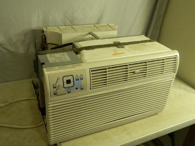lot 53 image: Frigidaire Air Conditioner and HEATER