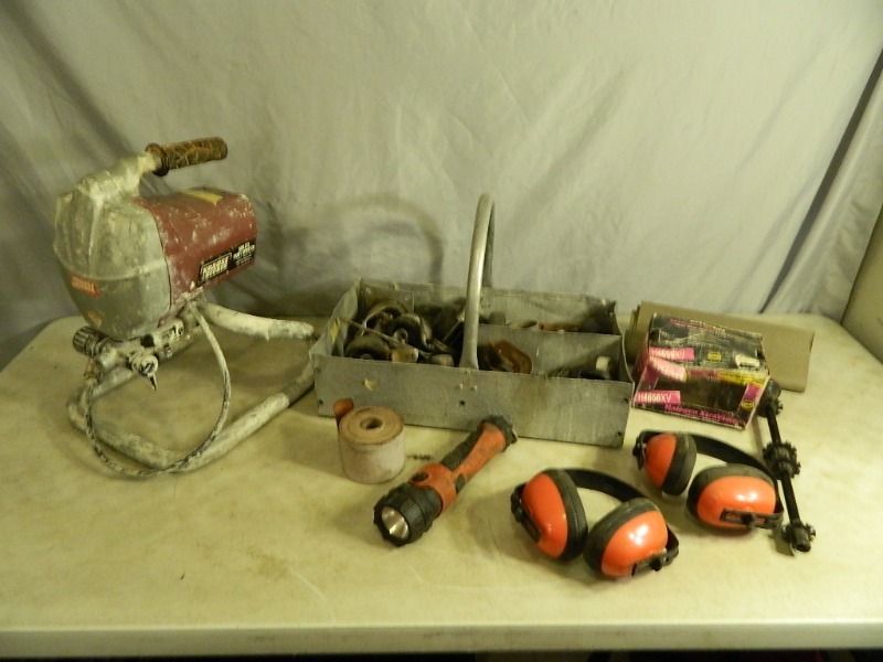 lot 82 image: Airless Paint Sprayer, Tool Tray, and More