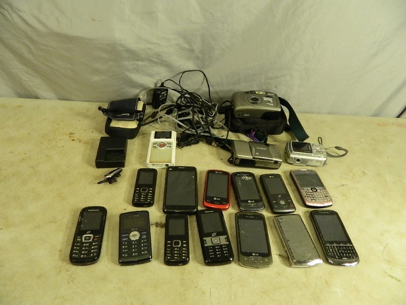 lot 92 image: Cellphones, Cameras, and More