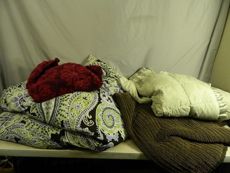 lot 112 image: Comforters and More