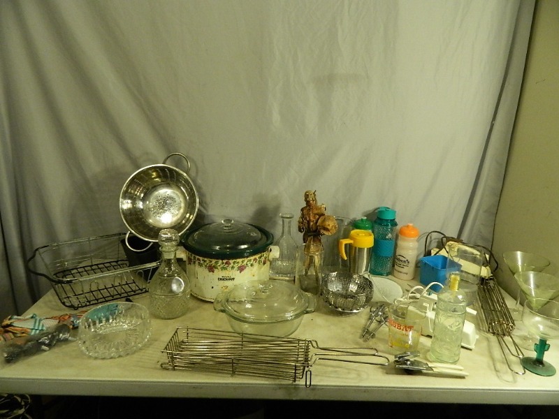 lot 170 image: Kitchen Items