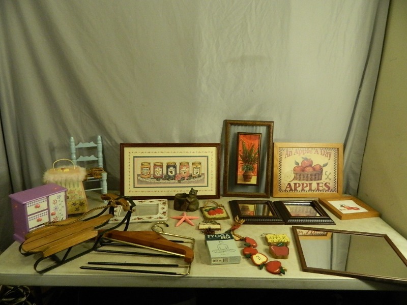 lot 174 image: Home Decor and More