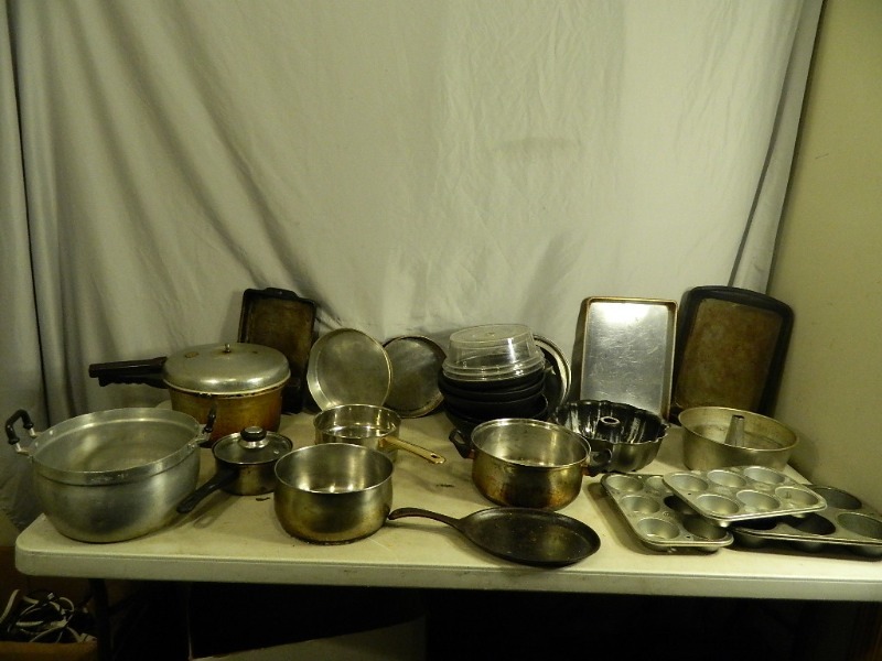 lot 189 image: Pots and Pans