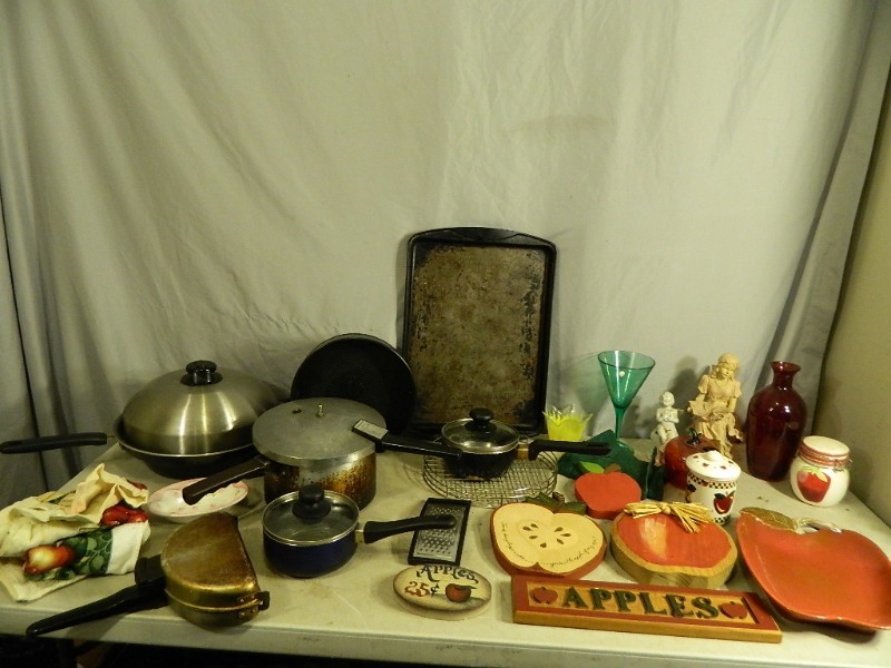 lot 199 image: Pots, Pans, Apple Decor, and More