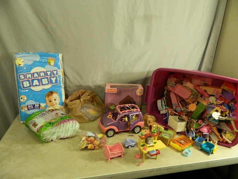 lot 203 image: Dolls and Doll Furniture