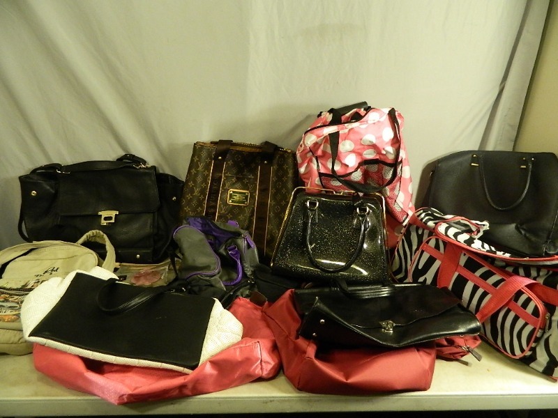 lot 206 image: Purses and Bags