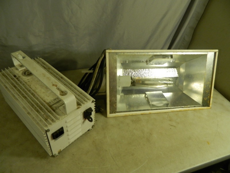 lot 12 image: Sun Systems Indoor Garden Grow Light