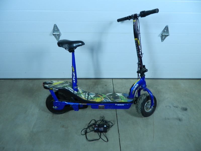 lot 56 image: E Zip Electric Scooter