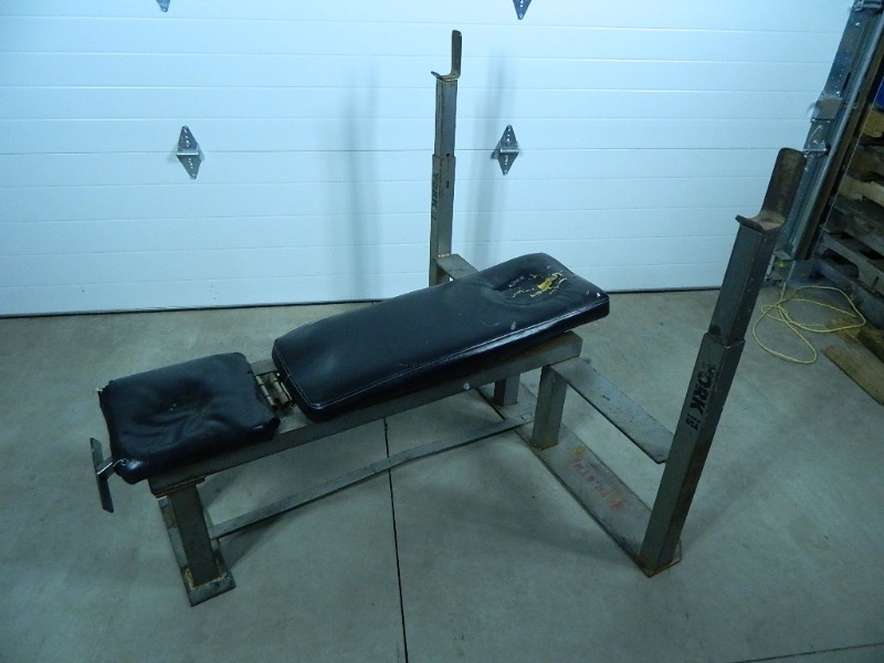 lot 58 image: York Weight Bench