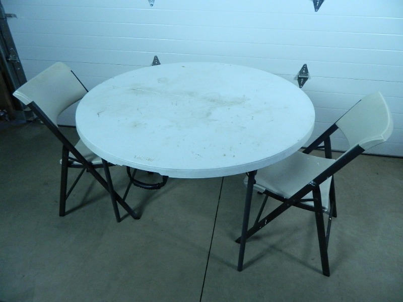 lot 64 image: Plastic Folding Table and Chairs