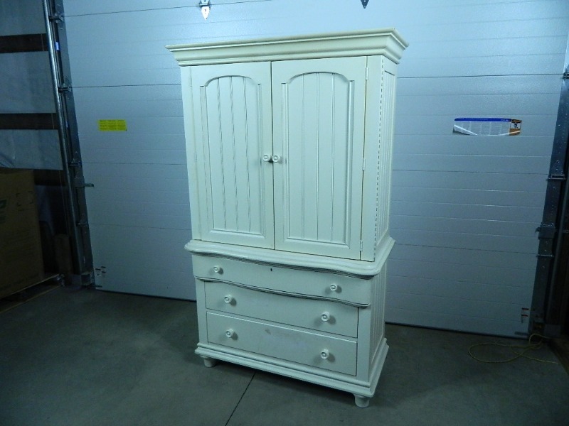 lot 66 image: Large Armoire  Cabinet