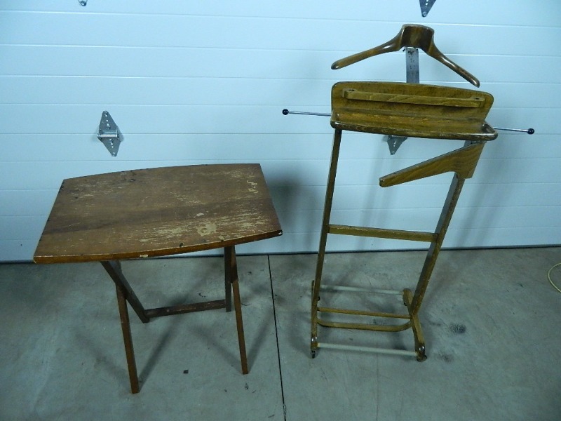 lot 123 image: Wardrobe Stand, TV Stand
