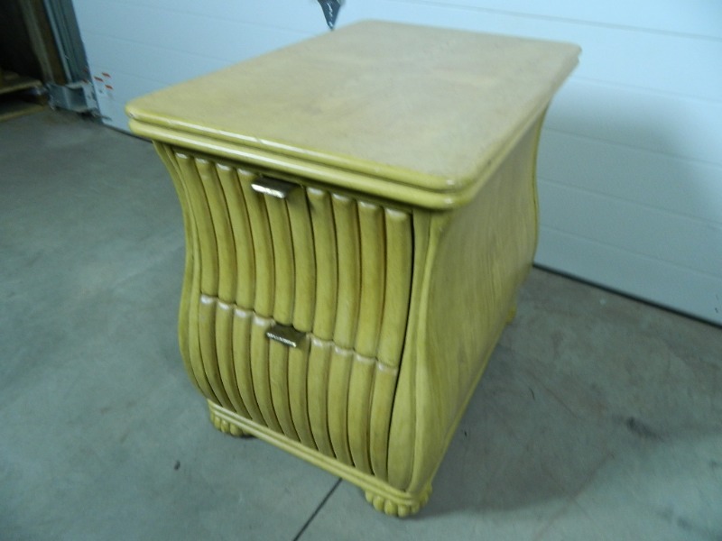 lot 131 image: 2 Drawer Night Stand