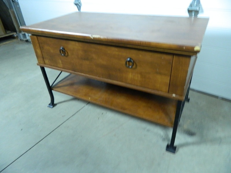 lot 142 image: TV   Entertainment Stand
