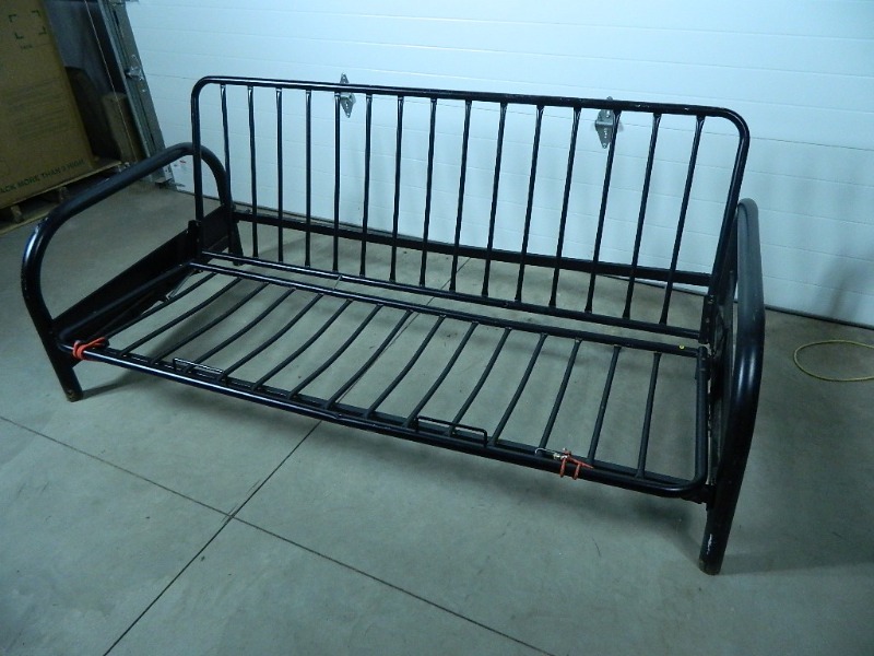 lot 143 image: Metal Futon Frame