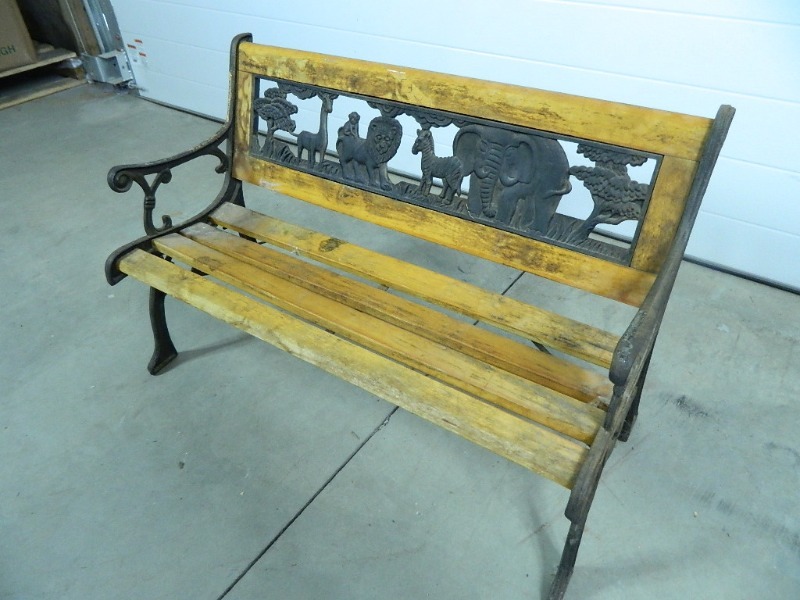lot 149 image: Cute Mini Bench