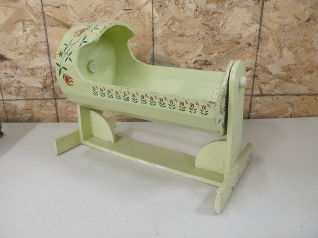 lot 17 image: Vintage Painted Wood Doll Cradle