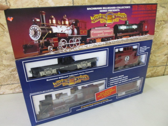 lot 5 image: NIB Bachmann Valvoline Express Train Set