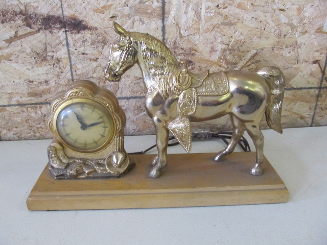 lot 70 image: Vintage United&nbspSculptural Horse Mantle Clock