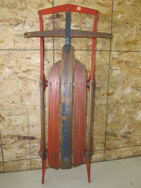 lot 75 image: Vintage Model F021 Flexible Flyer Sled