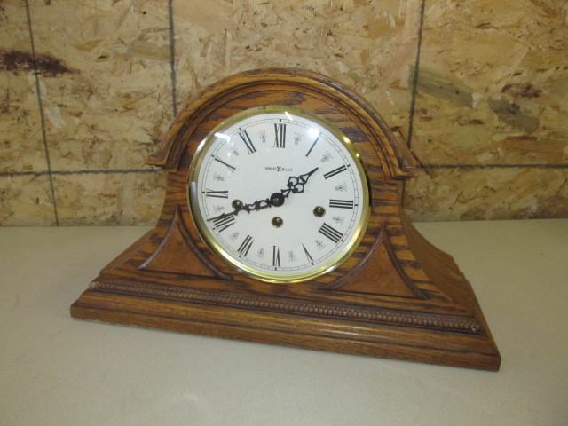 lot 96 image: NICE Howard Miller Mantle Clock