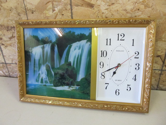 lot 98 image: MINT Condition Vintage Waterfall Motion Clock
